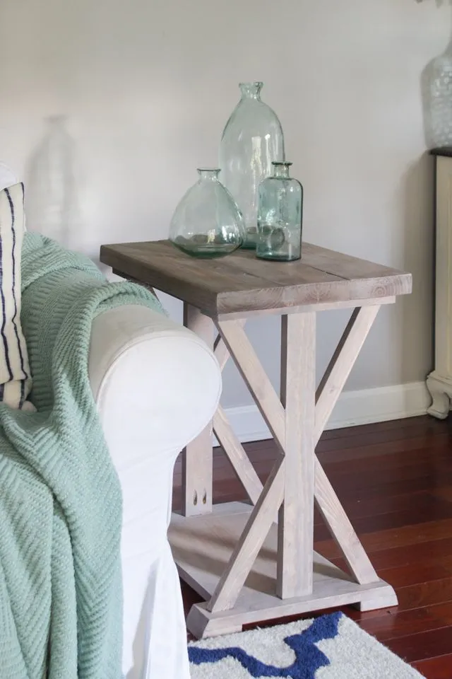2. DIY Farmhouse End Table